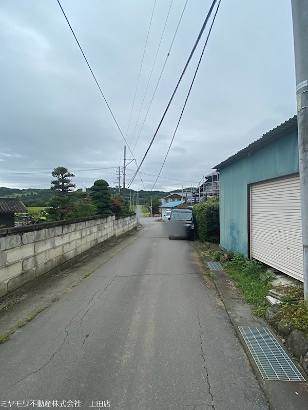 上田市藤原田　中古戸建 現地写真（前面道路含む現地写真）