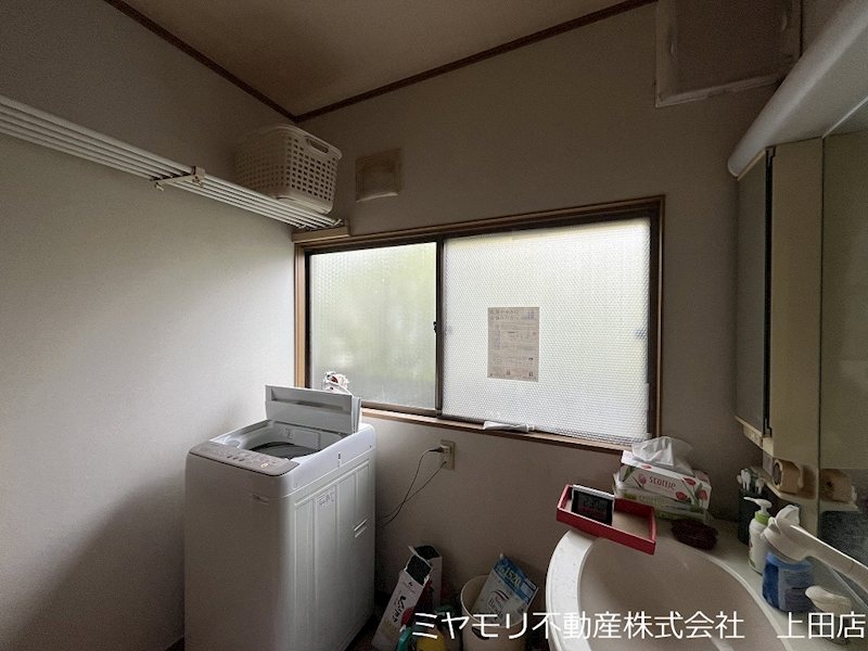 上田市古里　中古戸建 内観写真（洗面台・洗面所）
