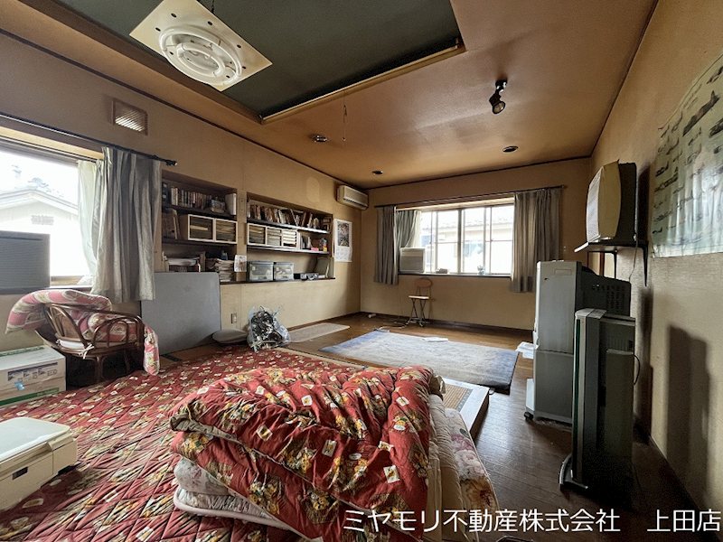 上田市古里　中古戸建 内観写真（リビング以外の居室）