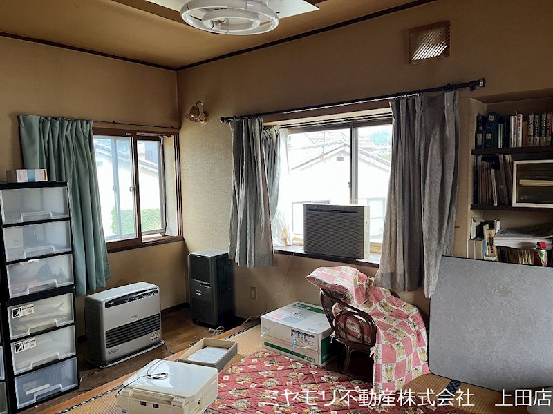 上田市古里　中古戸建 内観写真（リビング以外の居室）