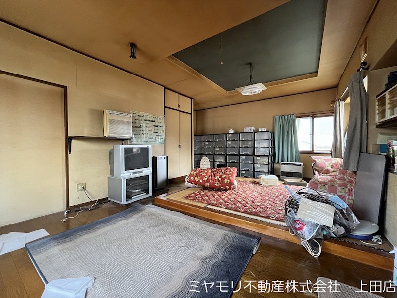 上田市古里　中古戸建 内観写真（リビング以外の居室）