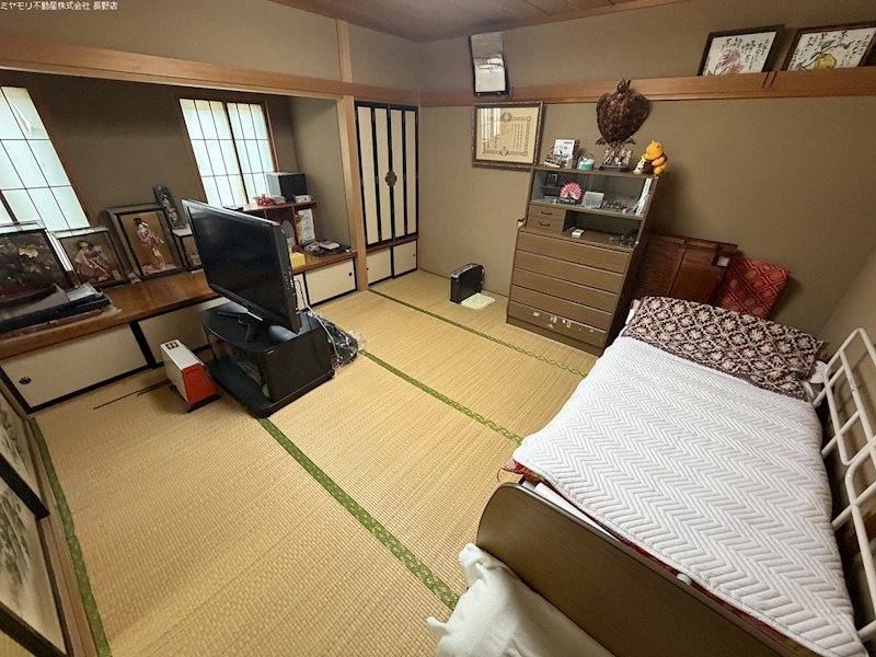 長野県長野市若槻東条 内観写真（リビング以外の居室）