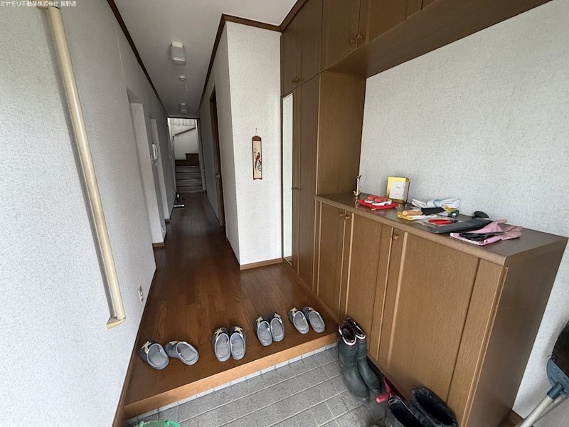長野県長野市若槻東条 現地写真（玄関）