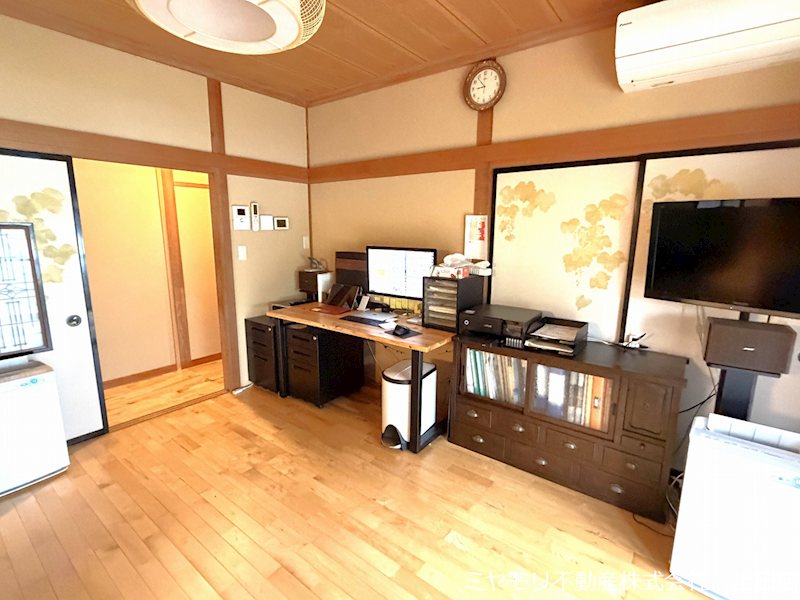 上田市武石下本入　中古戸建 内観写真（リビング）