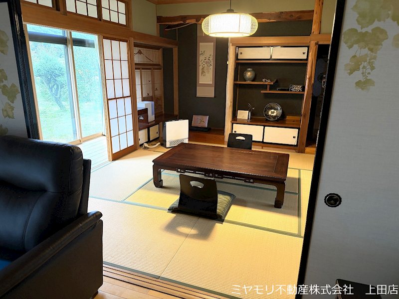 上田市武石下本入　中古戸建 内観写真（リビング以外の居室）