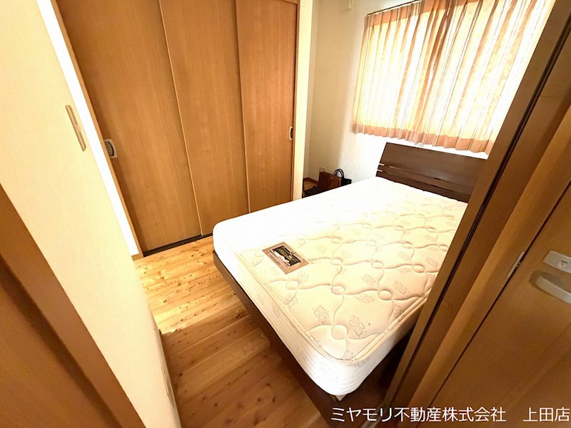 上田市武石下本入　中古戸建 内観写真（リビング以外の居室）
