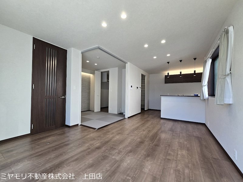 上田市常入　中古戸建 内観写真（リビング）