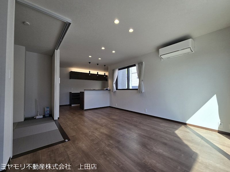 上田市常入　中古戸建 内観写真（リビング）