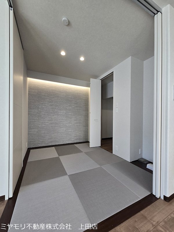 上田市常入　中古戸建 内観写真（リビング以外の居室）