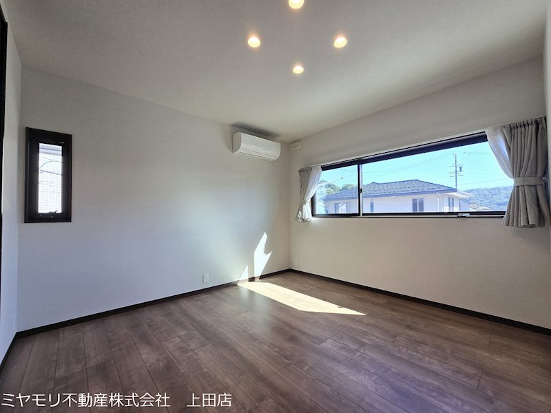 上田市常入　中古戸建 内観写真（リビング以外の居室）