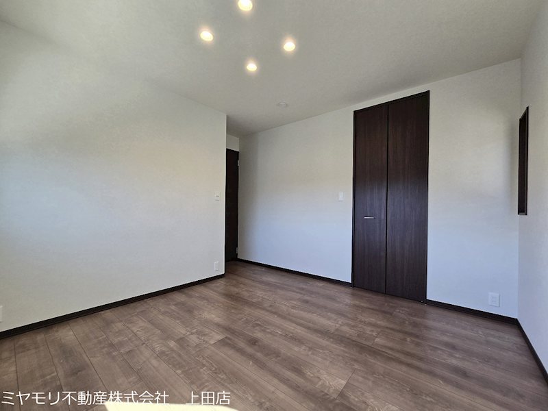 上田市常入　中古戸建 内観写真（リビング以外の居室）