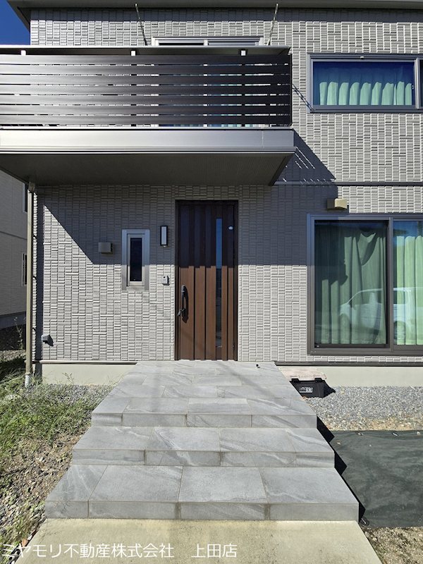 上田市常入　中古戸建 現地写真（玄関）