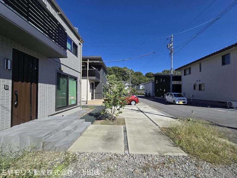 上田市常入　中古戸建 現地写真（前面道路含む現地写真）