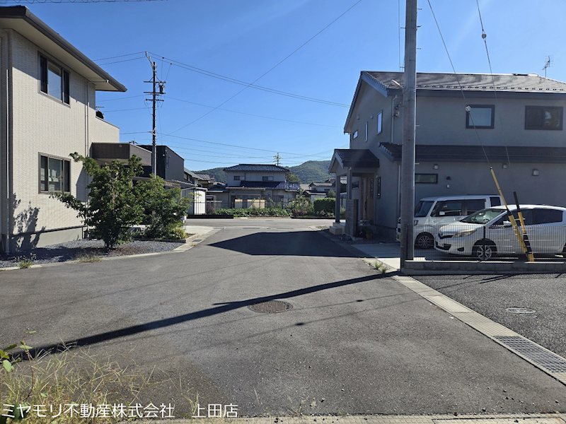上田市常入　中古戸建 現地写真（前面道路含む現地写真）