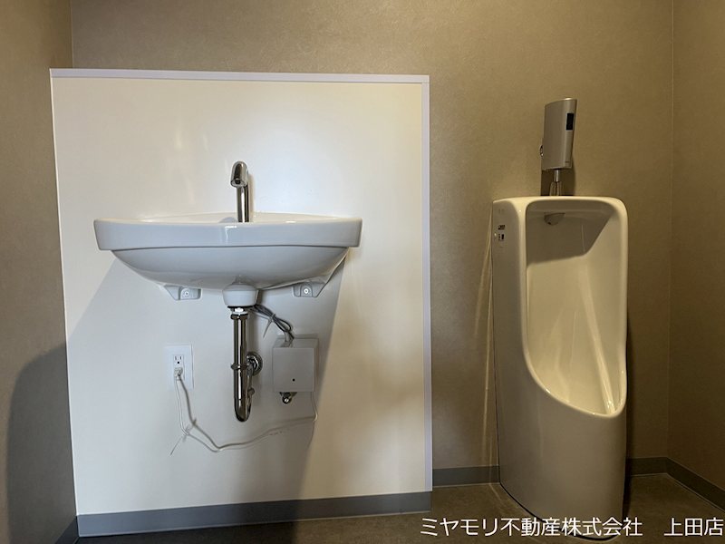 東御市県　事業用建物 内観写真（トイレ）