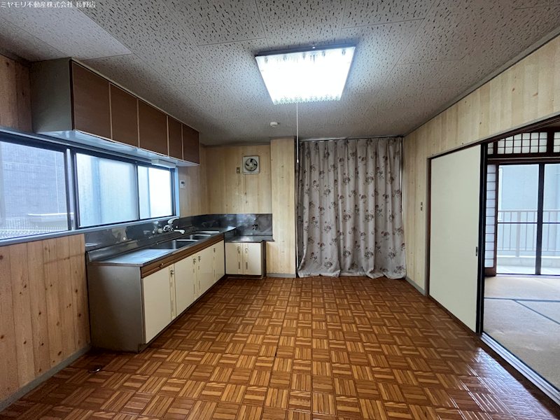 長野県長野市鶴賀 内観写真（キッチン）