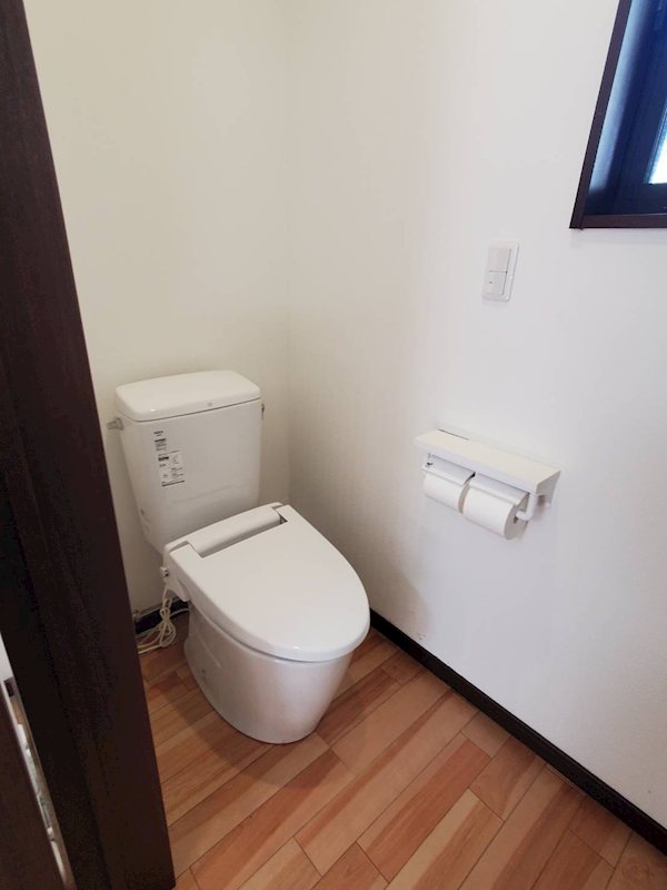 佐久市岩村田　中古戸建 内観写真（トイレ）