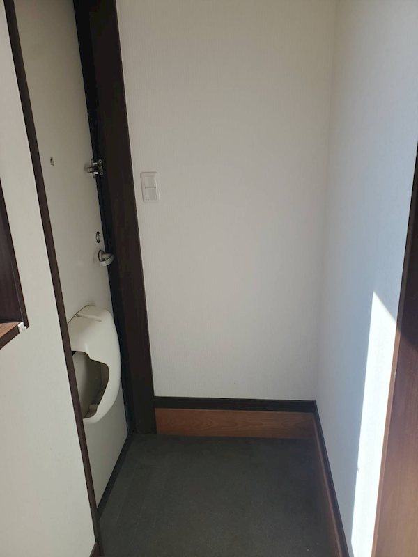 佐久市岩村田　中古戸建 現地写真（玄関）