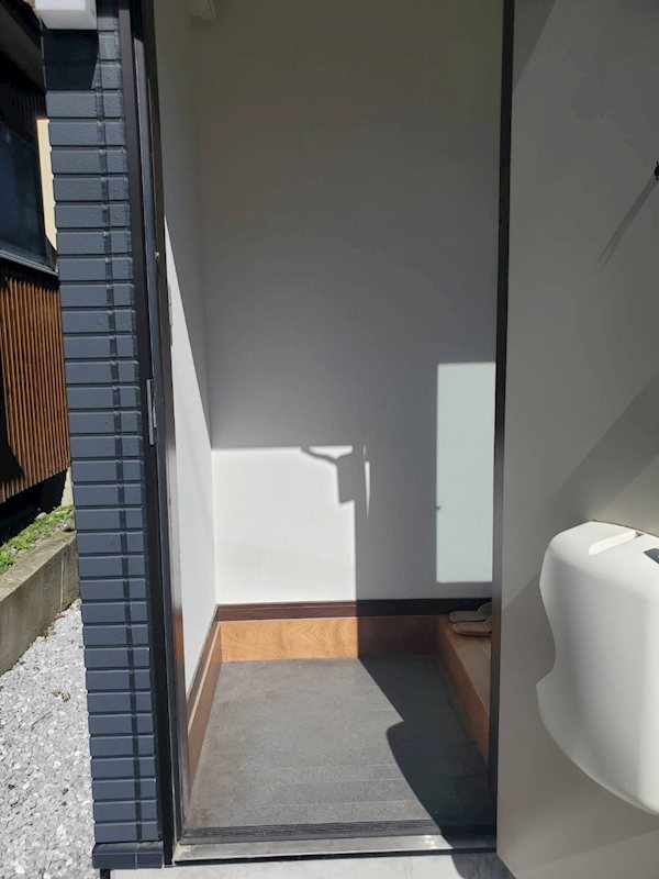 佐久市岩村田　中古戸建 現地写真（玄関）