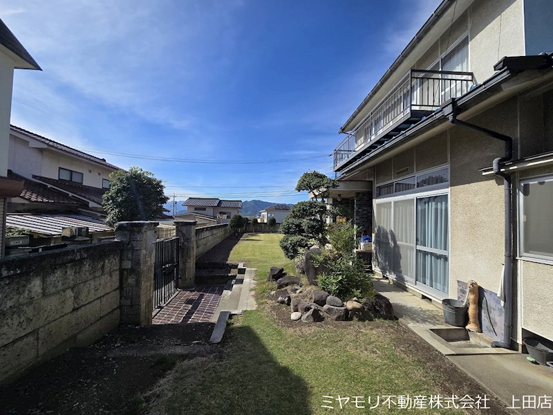 上田市緑が丘2丁目　中古戸建 現地写真（庭）