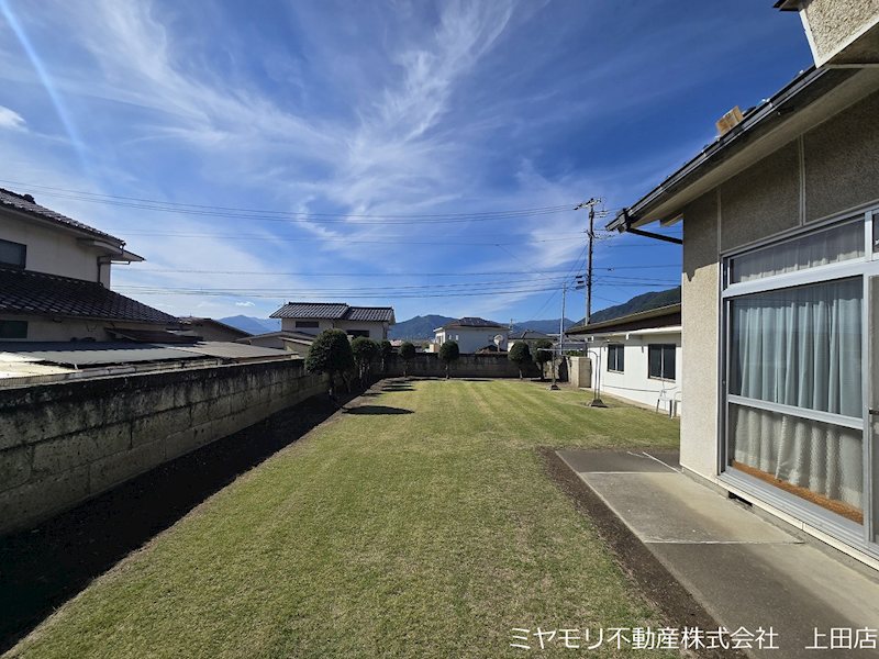 上田市緑が丘2丁目　中古戸建 現地写真（庭）