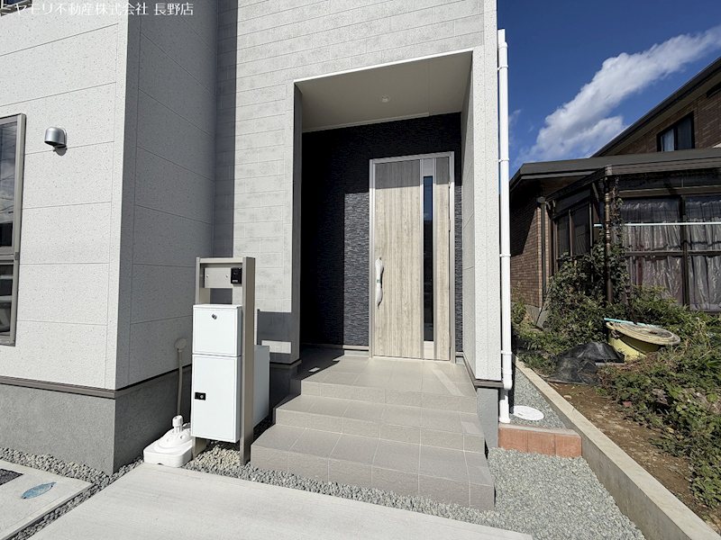 長野市丹波島第３　新築戸建２ 現地写真（玄関）