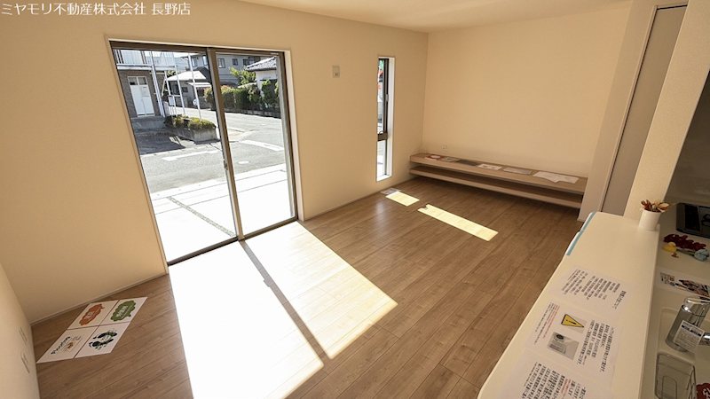長野市丹波島第３　新築戸建３ 内観写真（リビング）