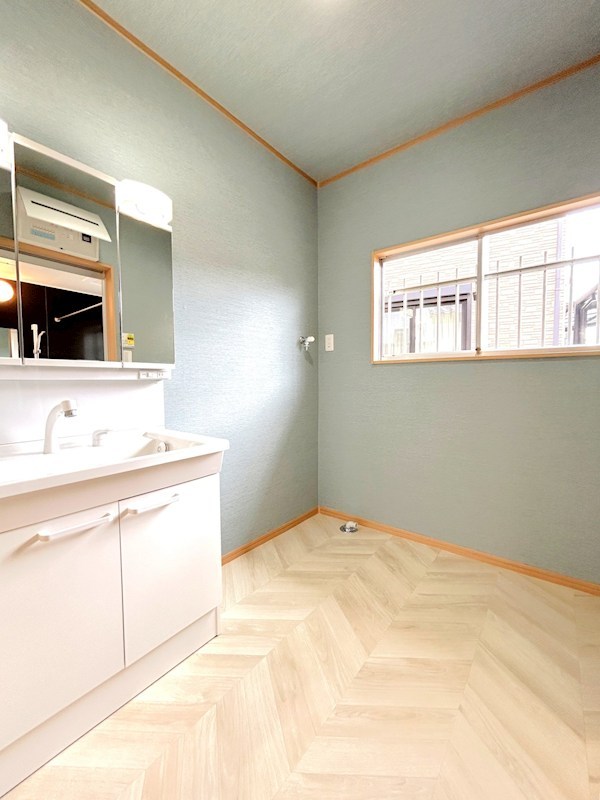 【【中古住宅】】宇都宮市不動前３　戸建て 内観写真（洗面台・洗面所）