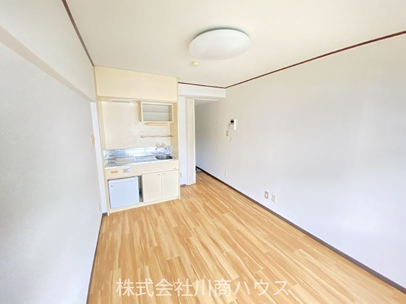 グローバル城山　 内観写真（リビング）