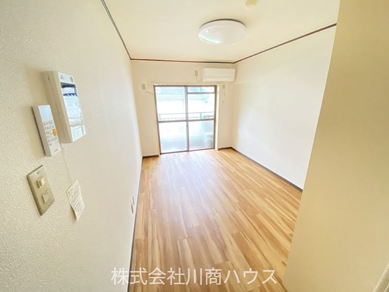 グローバル城山　 内観写真（リビング）