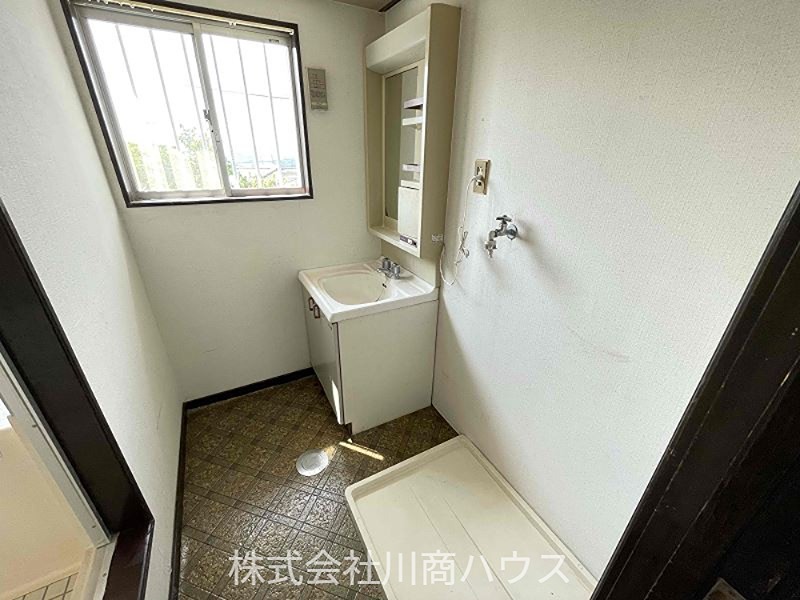 鹿児島県鹿児島市牟礼岡１丁目 内観写真（洗面台・洗面所）