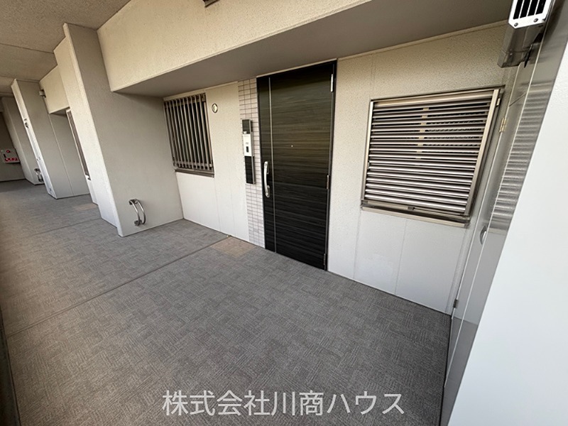 サーパス平田公園レジデンス 現地写真（玄関）