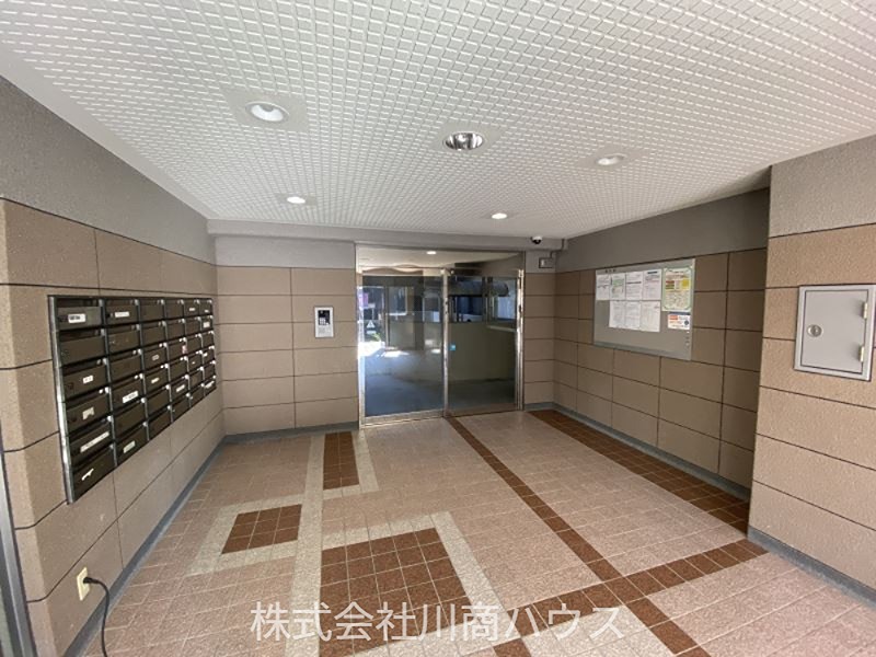 ラヴィアン清水 共用部写真（エントランス）