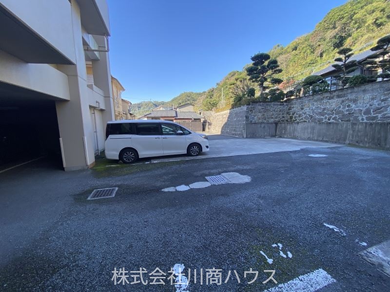 ラヴィアン清水 共用部写真（駐車場）