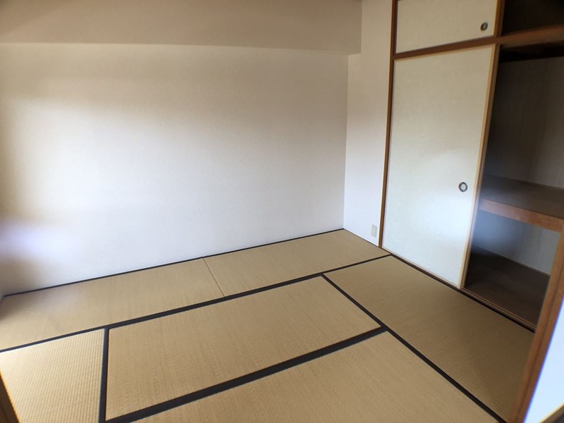 ラヴィアン清水 内観写真（リビング以外の居室）