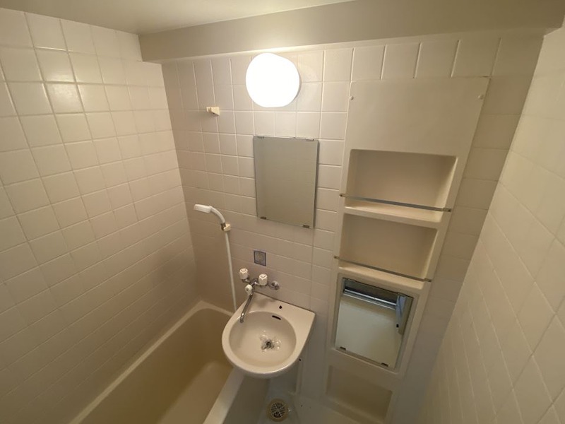 ﾗｲｵﾝｽﾞﾏﾝｼｮﾝ交通局前 内観写真（浴室）