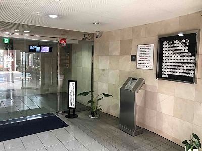 ﾗｲｵﾝｽﾞﾏﾝｼｮﾝ交通局前 共用部写真（エントランス）