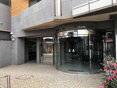ﾗｲｵﾝｽﾞﾏﾝｼｮﾝ交通局前 共用部写真（エントランス）
