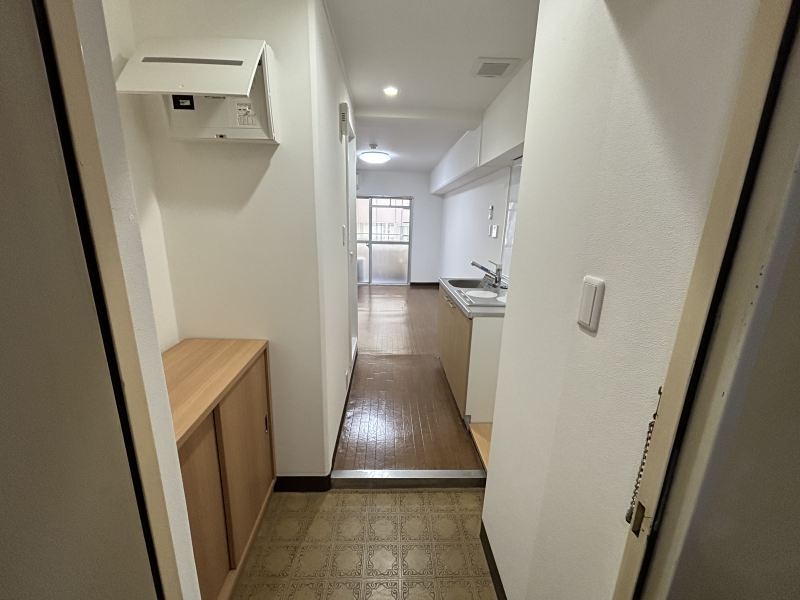 ﾄｰｶﾝﾏﾝｼｮﾝ山下町 現地写真（玄関）