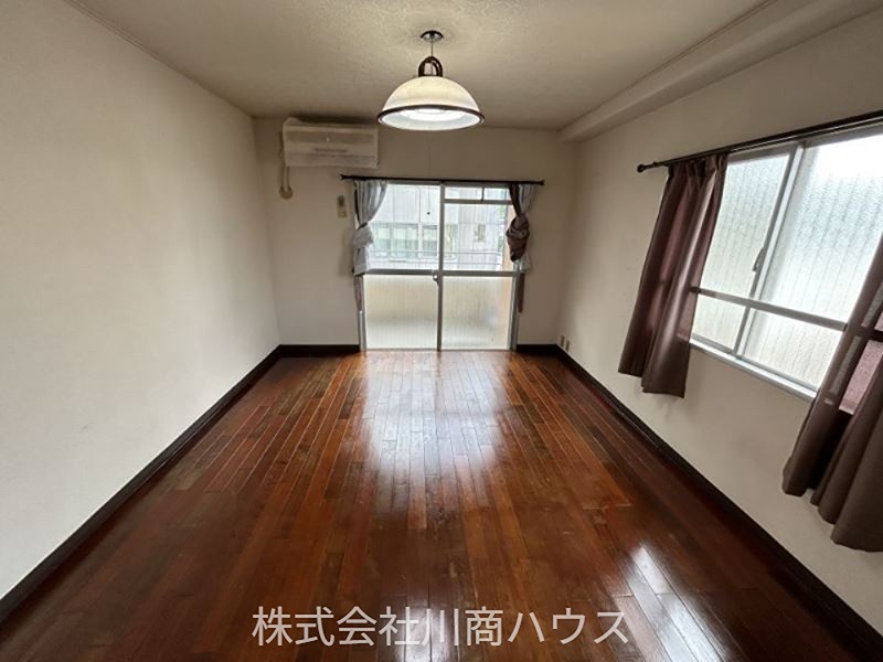 トーカンマンション山下町 内観写真（リビング）