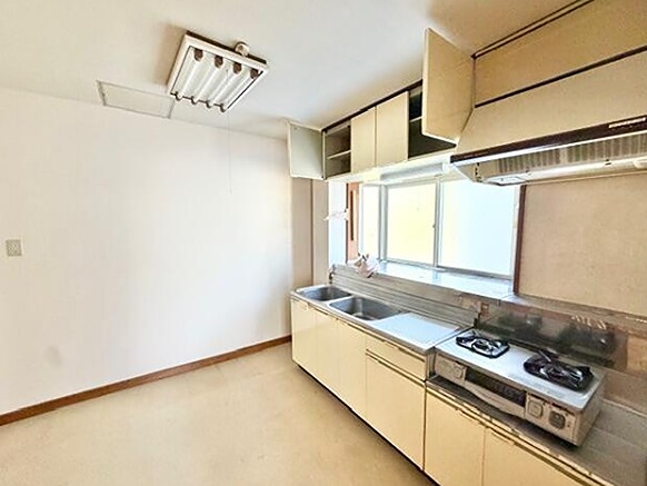 長野県北佐久郡軽井沢町長倉 内観写真（キッチン）