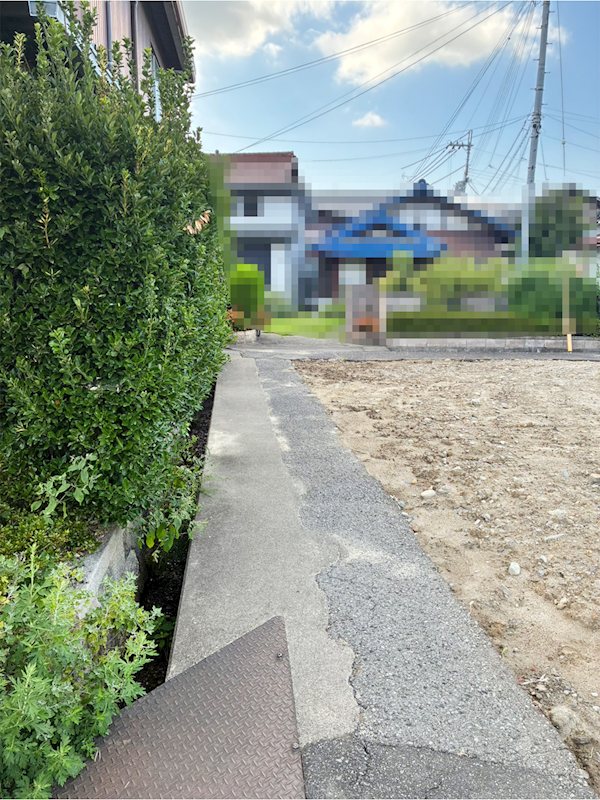 東近江市猪子町 現地写真（前面道路含む現地写真）