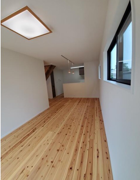 彦根市新町中古戸建 内観写真（リビング）