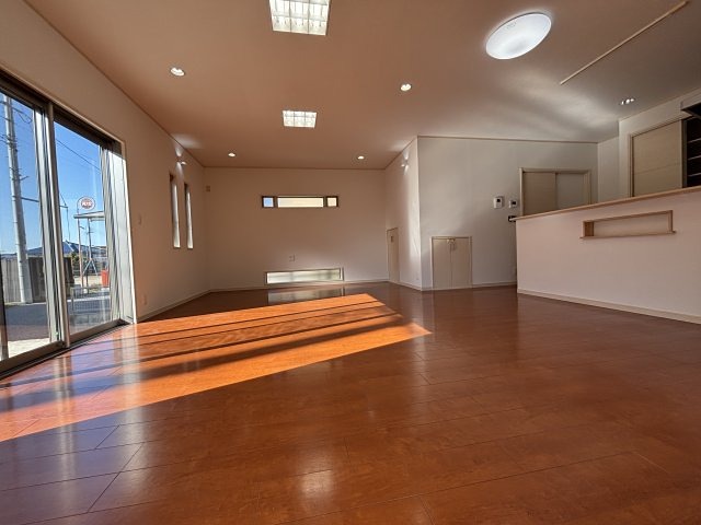 彦根市野良田町中古戸建 内観写真（リビング）