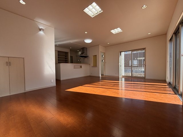 彦根市野良田町中古戸建 内観写真（リビング）