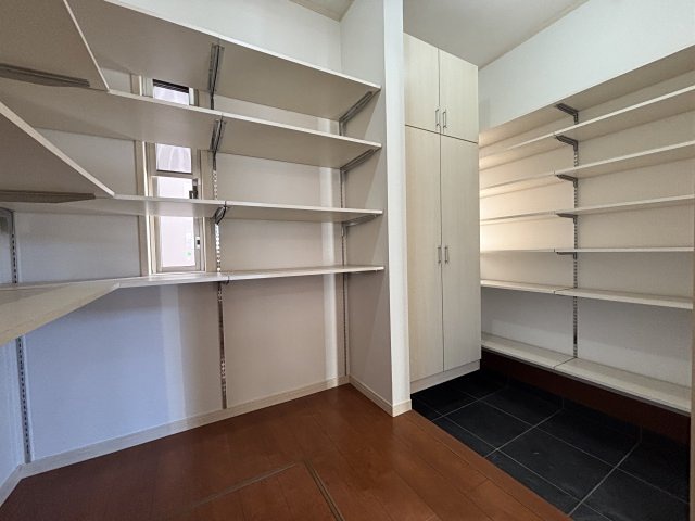 彦根市野良田町中古戸建 内観写真（収納）