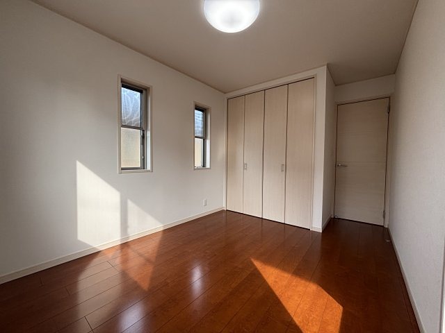 彦根市野良田町中古戸建 内観写真（リビング以外の居室）