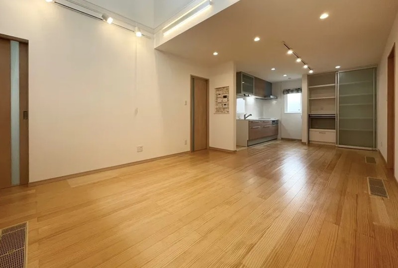 彦根市野瀬町中古戸建 内観写真（リビング）