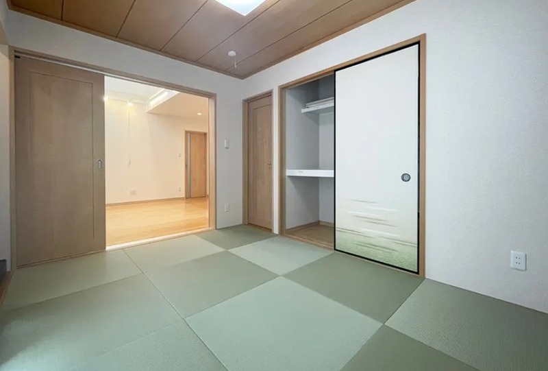 彦根市野瀬町中古戸建 内観写真（リビング以外の居室）