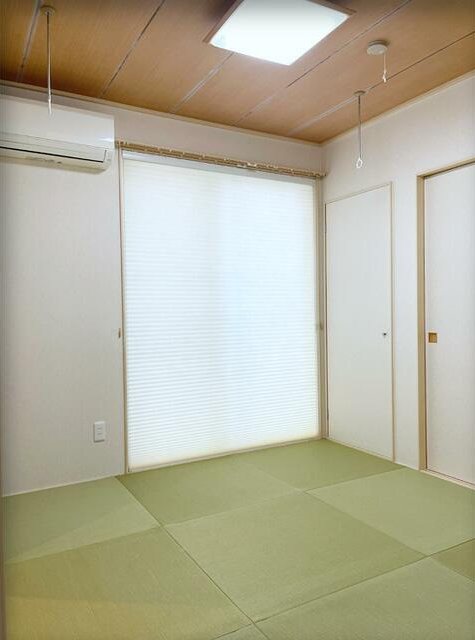 彦根市川瀬馬場町中古戸建 内観写真（リビング以外の居室）